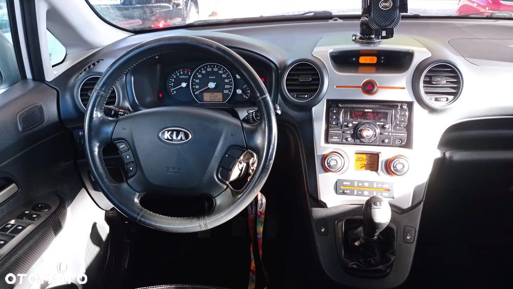 Kia Carens 2.0 EX - 4