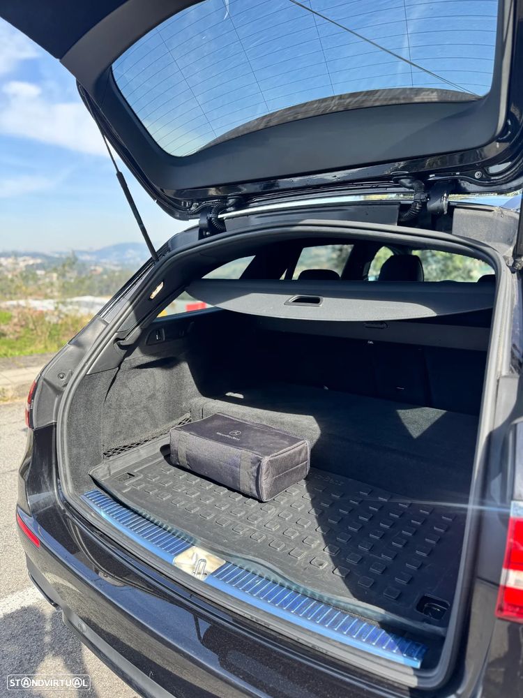 Mercedes-Benz E 300 de 4Matic 9G-TRONIC AMG Line - 12