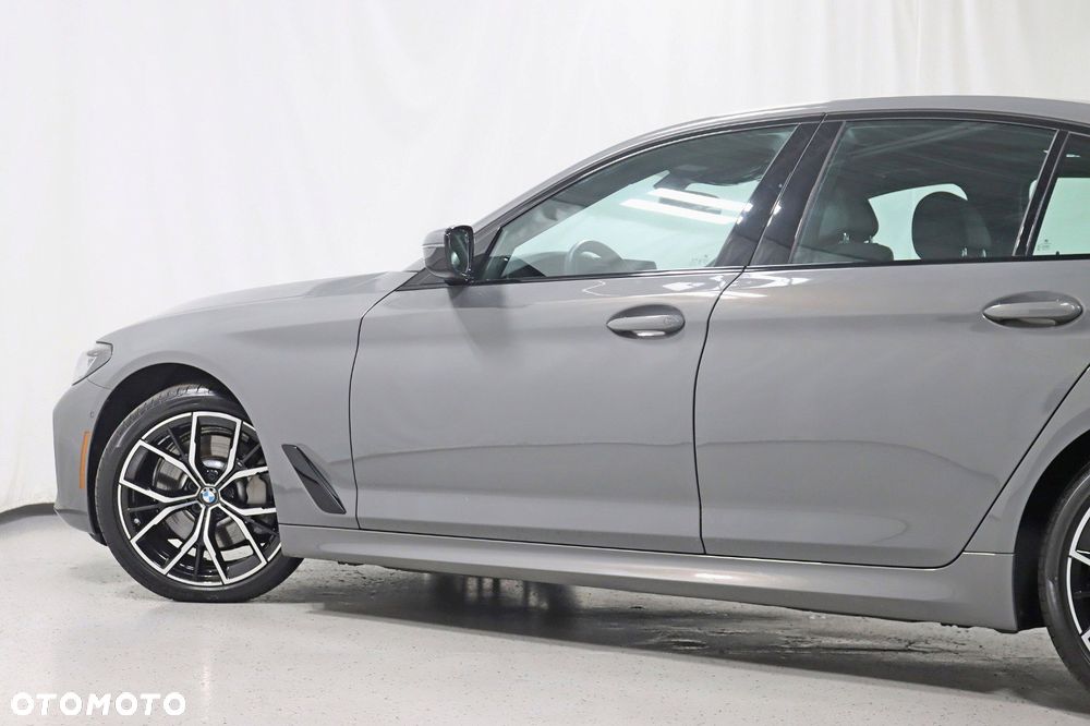 BMW Seria 5 530i xDrive M Sport Edition - 9