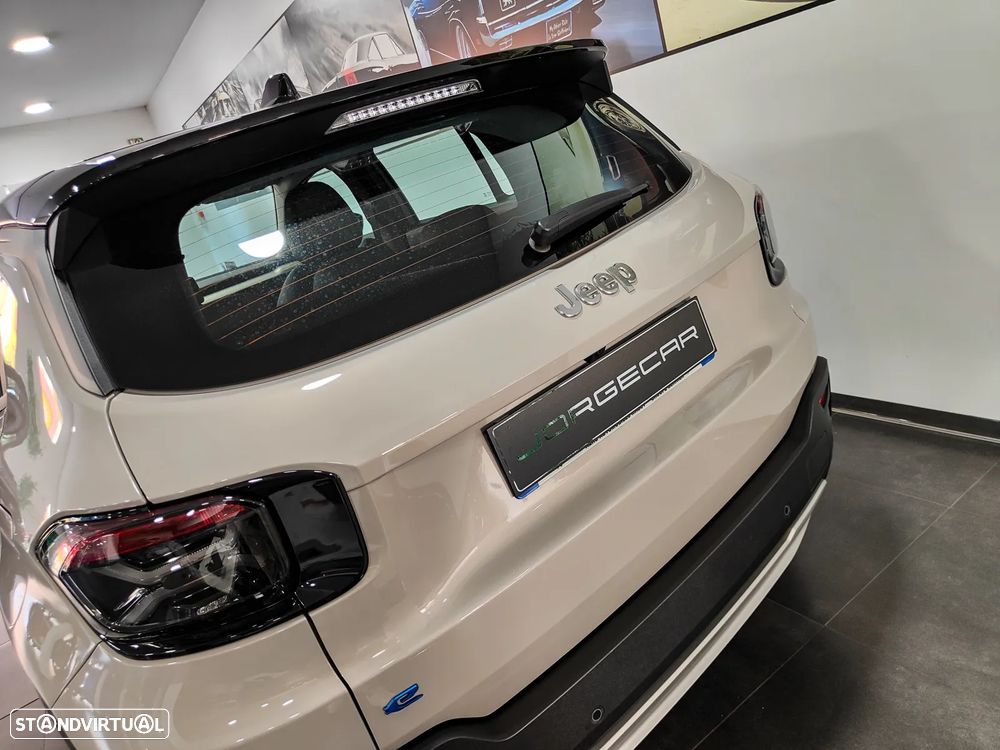 Jeep Avenger 54 kWh Altitude - 24