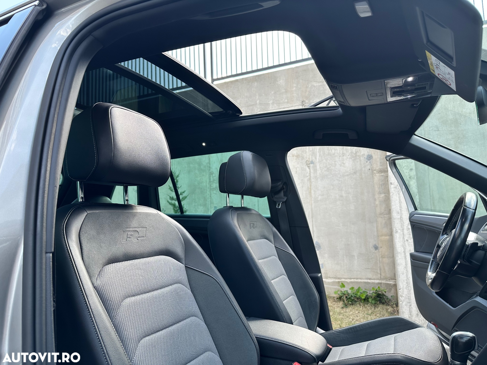 Volkswagen Tiguan 2.0 TDI SCR 4MOTION DSG R-Line - 23