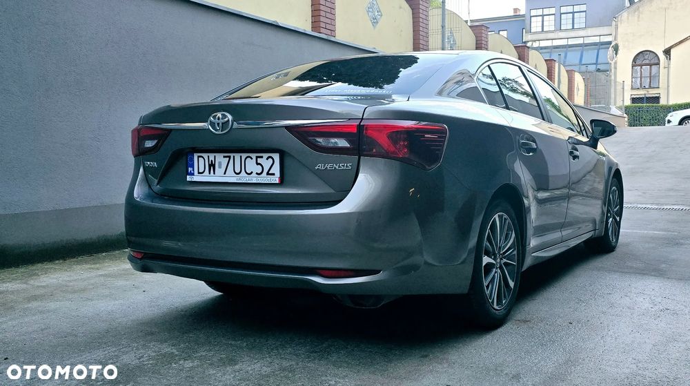 Toyota Avensis 1.8 Premium MS - 6