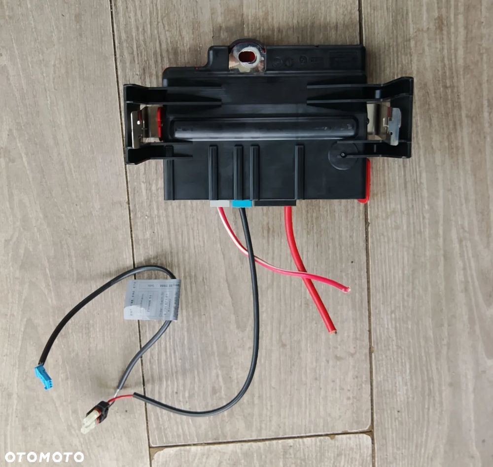 BMW 1 E88 MODUŁ AKUMULATORA ROZDZIELACZ PRĄDU - 4