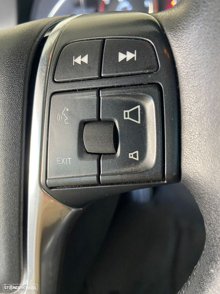 Volvo V60 Cross Country 2.0 D4 Pro - 17