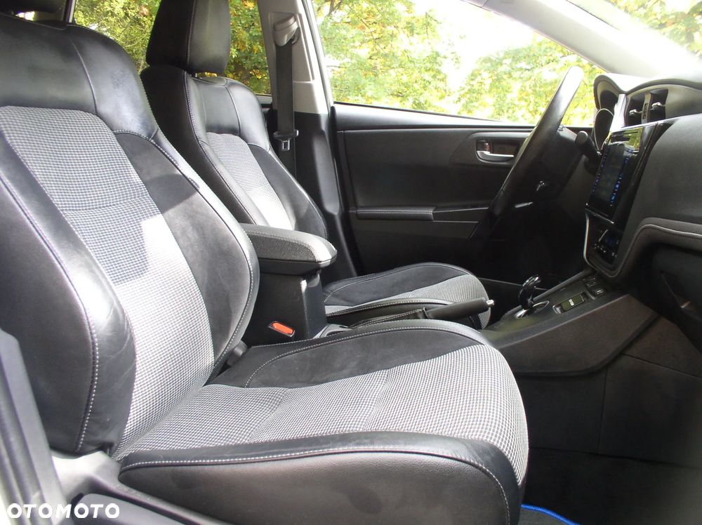 Toyota Auris 1.8 VVT-i Hybrid Automatik Touring Sports Executive - 19