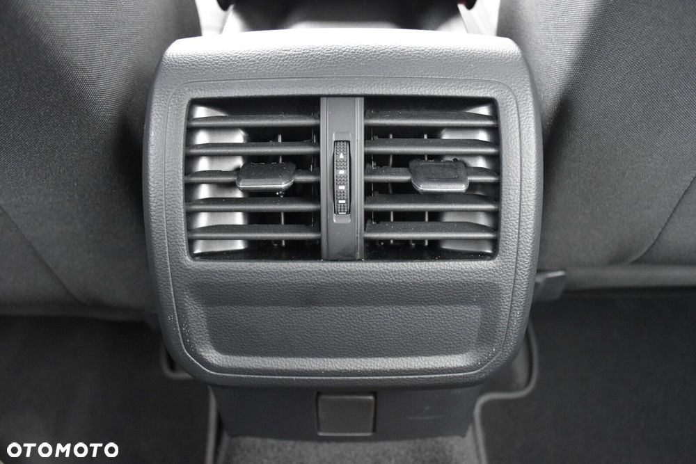 Volkswagen Passat 2.0 TDI Business DSG - 32