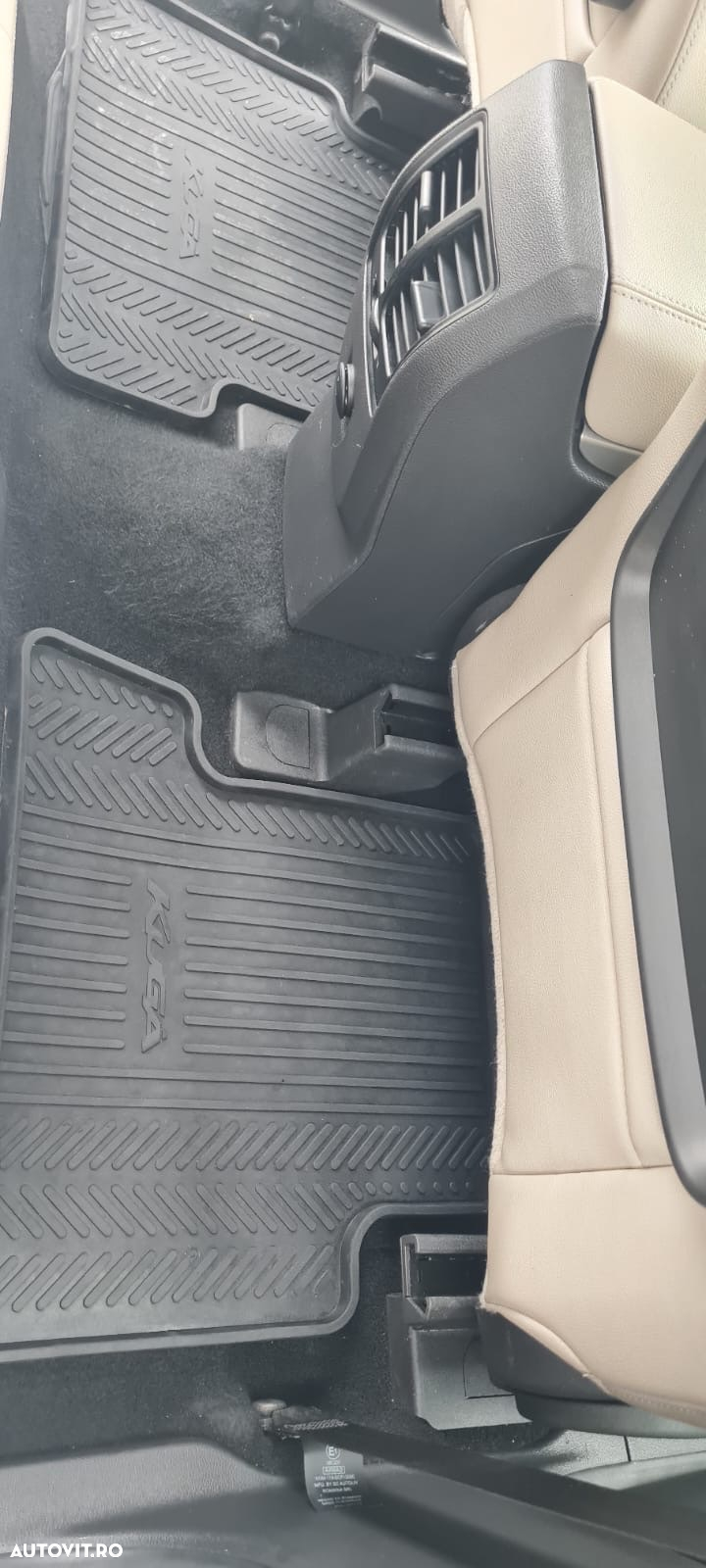 Ford Kuga 2.0 TDCi Powershift 4WD Titanium - 9