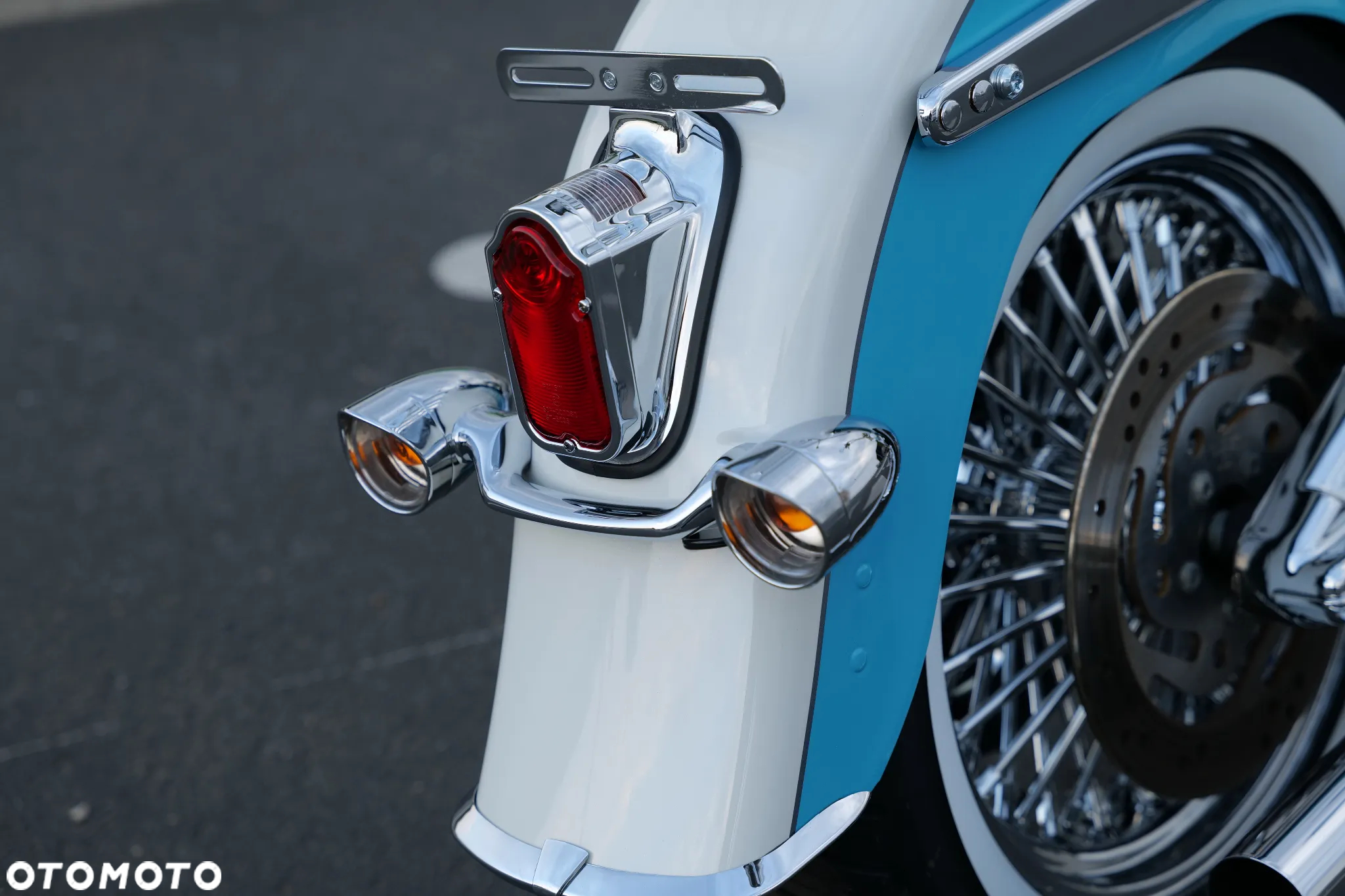 Harley-Davidson Softail Deluxe - 13