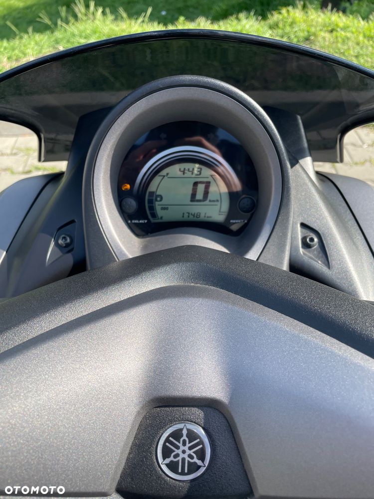 Yamaha NMAX - 11