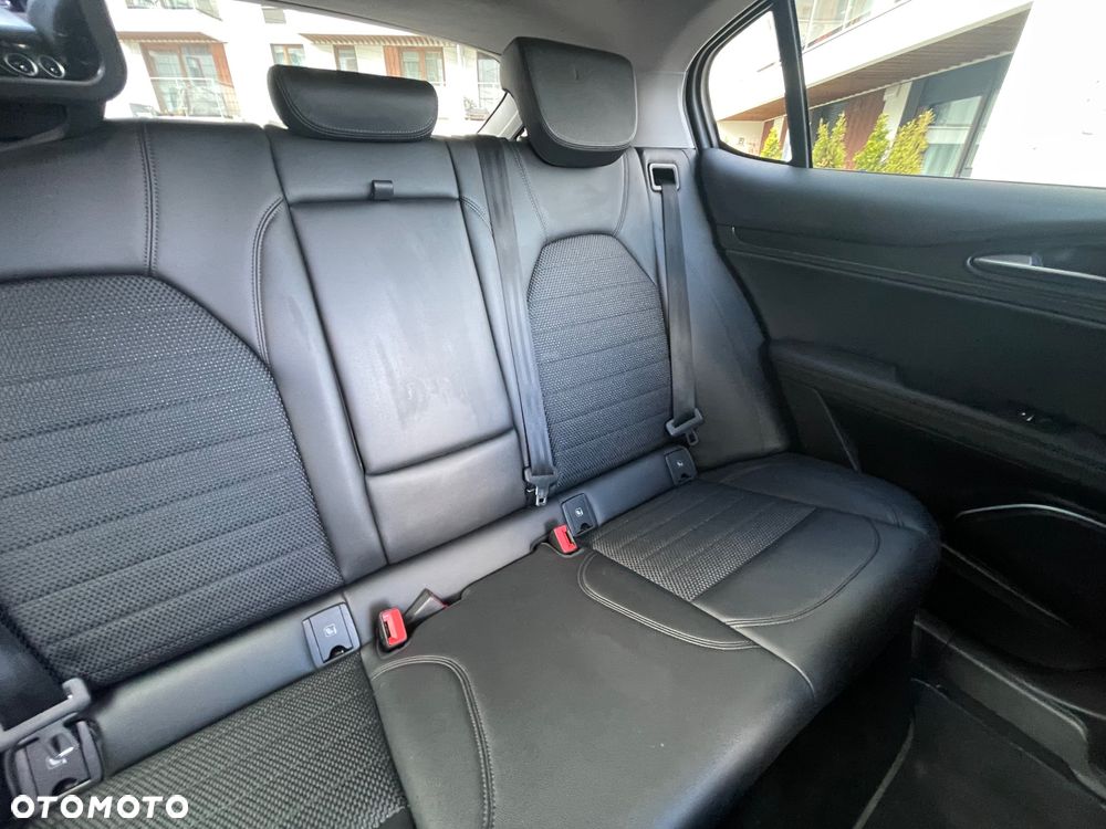 Alfa Romeo Stelvio 2.2 JTDM Q4 - 16