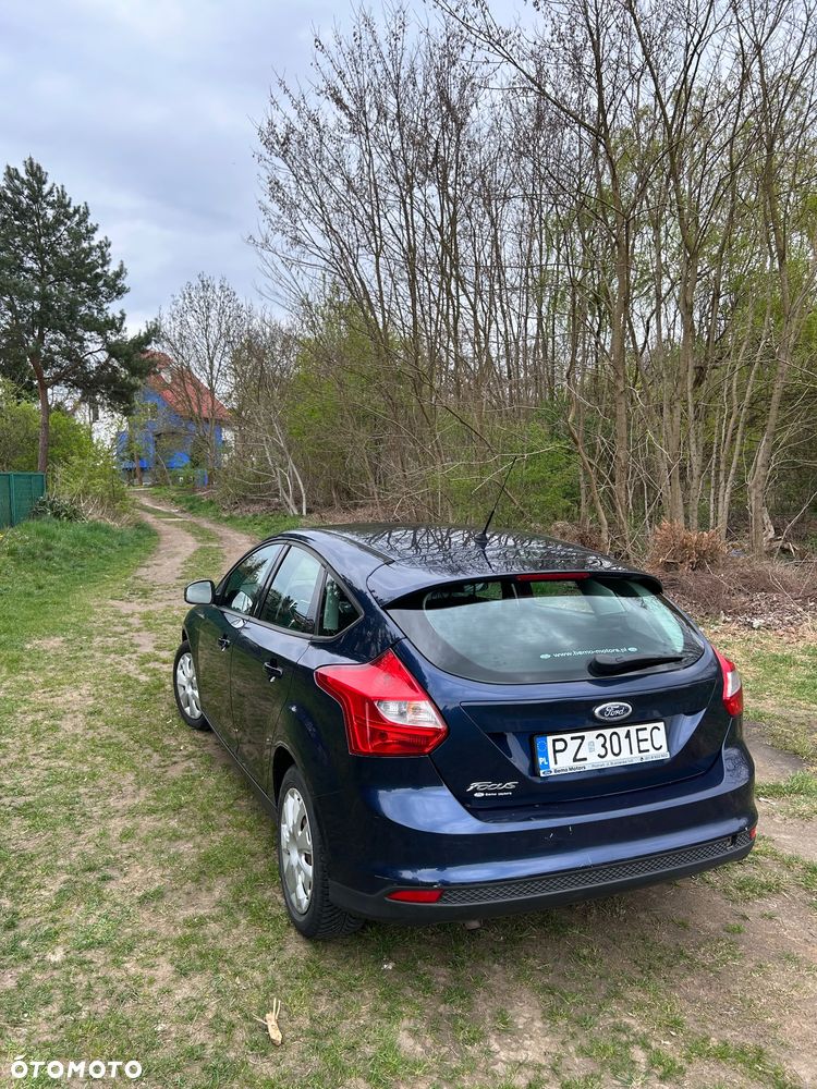 Ford Focus 1.6 Ambiente - 9