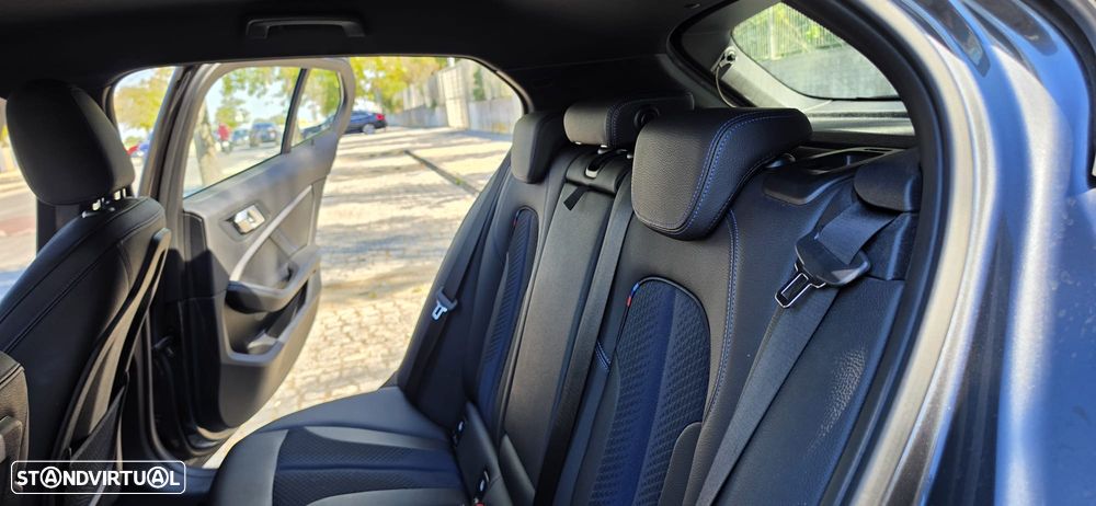 BMW 116 d Pack Desportivo M Auto - 25