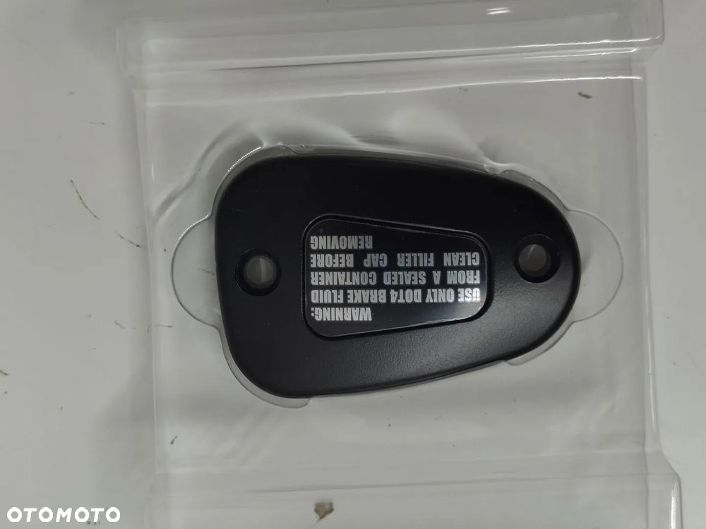 Dekielek Płynu Hamulcowego Triumph - 1