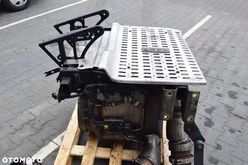 WYDECH PODWÓJNY TŁUMNIK DAF XF CF 106 PRZED LIFTEM - 3