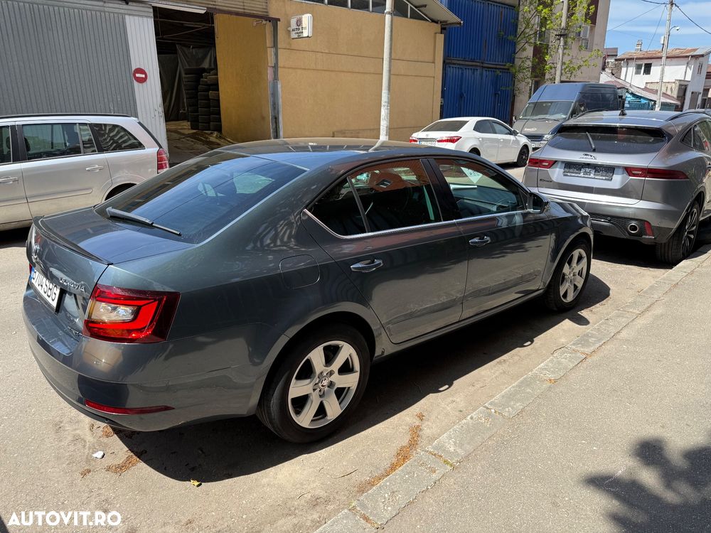 Skoda Octavia 2.0 TDI DSG Style - 28