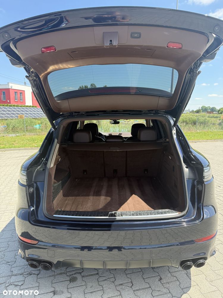 Porsche Cayenne Standard - 19