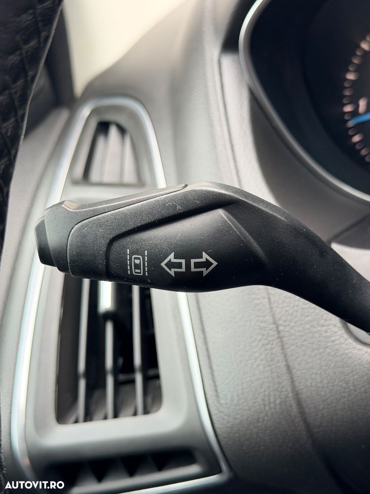 Ford Focus Turnier 1.6 TDCi DPF Start-Stopp-System Champions Edition - 32