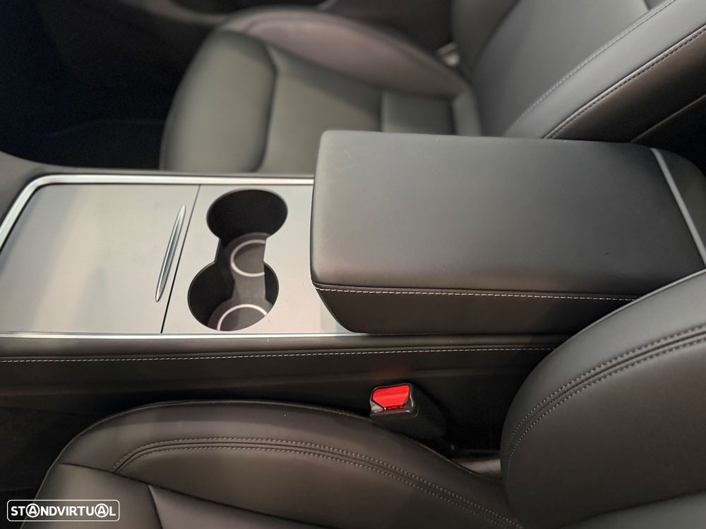 Tesla Model Y Standard - 10
