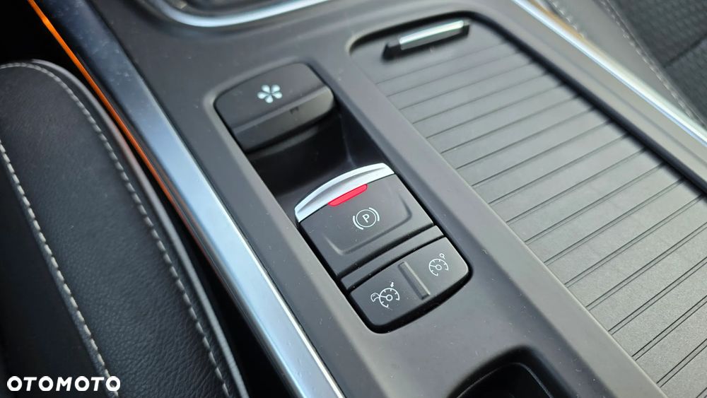 Renault Megane ENERGY TCe 130 EDC BOSE EDITION - 21