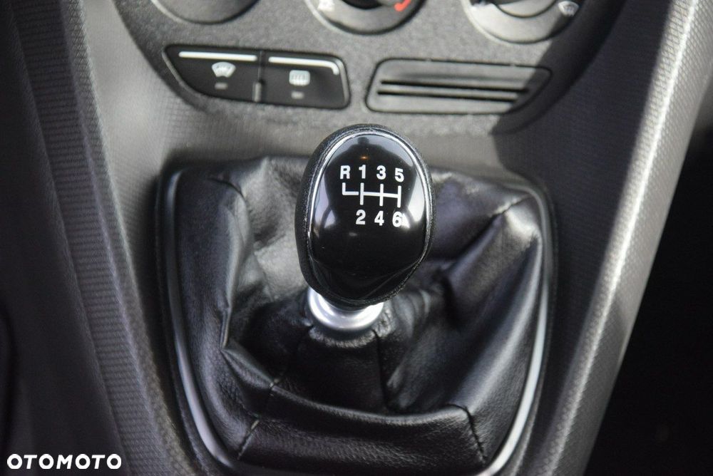 Ford Tourneo Connect 1.6 TDCi Trend - 30