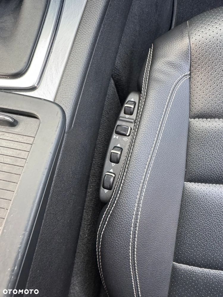 Mercedes-Benz Klasa E - 21