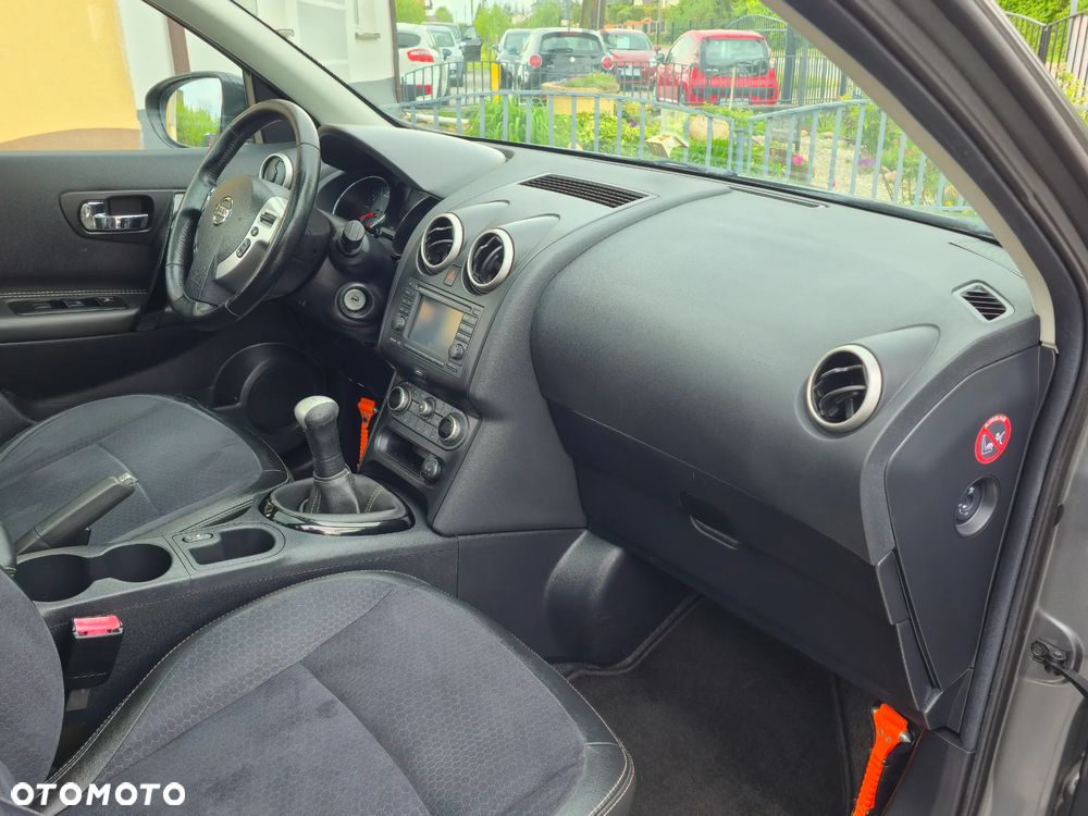 Nissan Qashqai 1.6 360 - 25