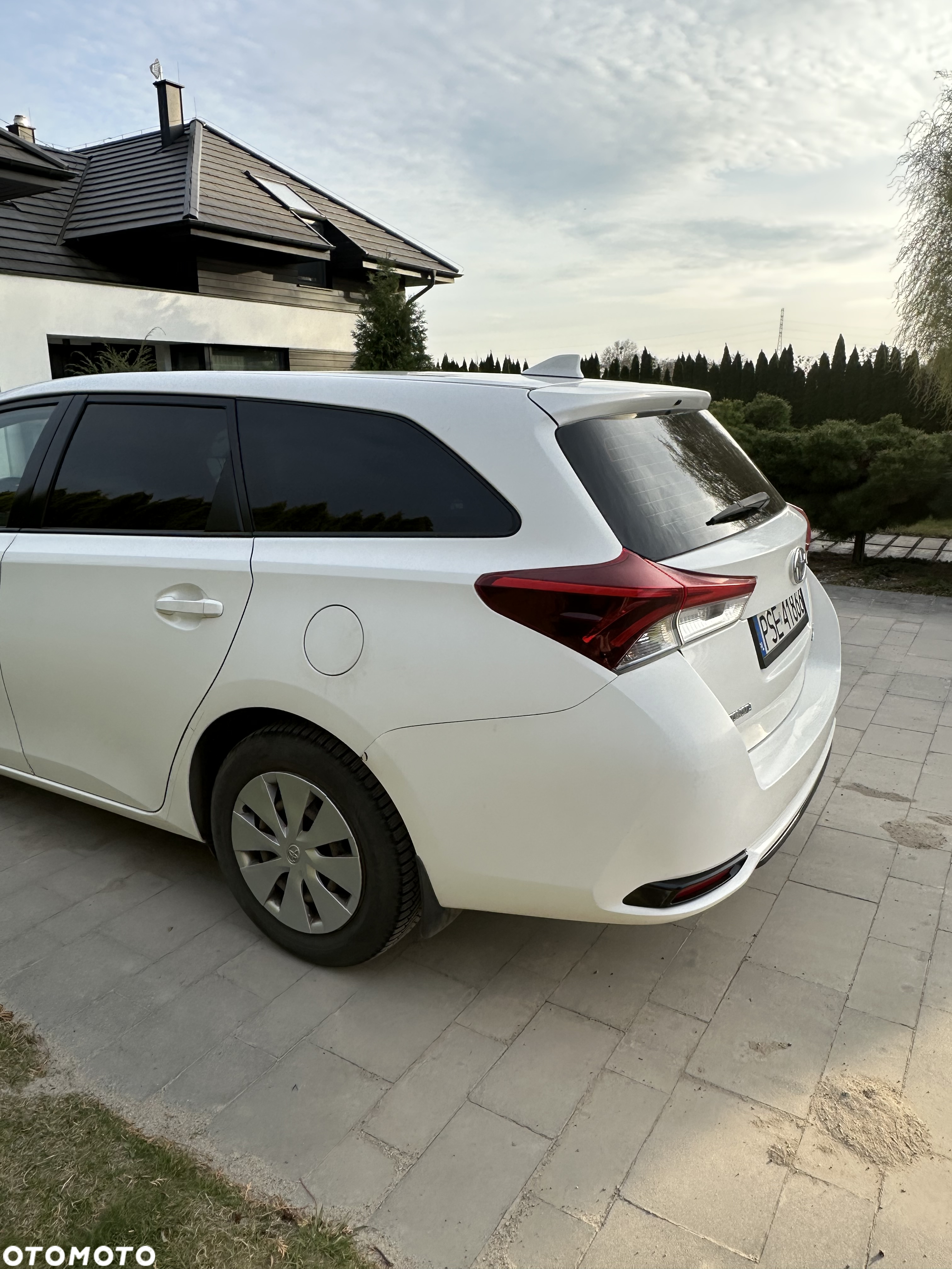 Toyota Auris 1.4 D-4D Active - 5