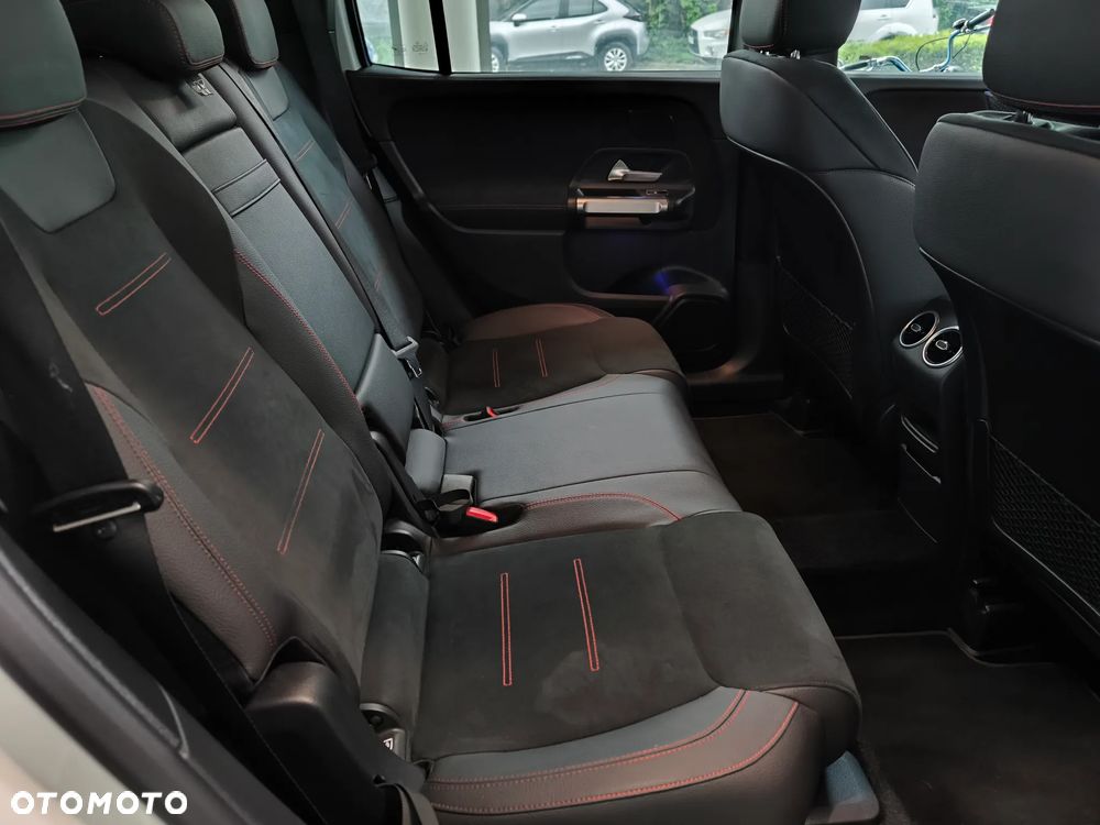 Mercedes-Benz GLB 200 AMG Line 7G-DCT - 17