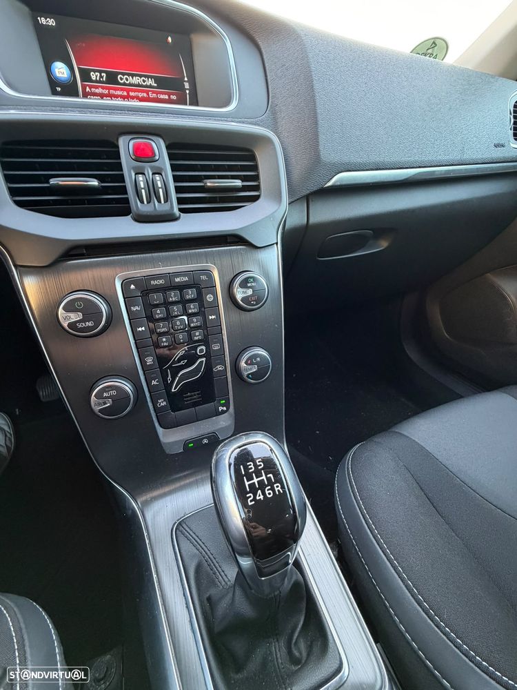 Volvo V40 - 18