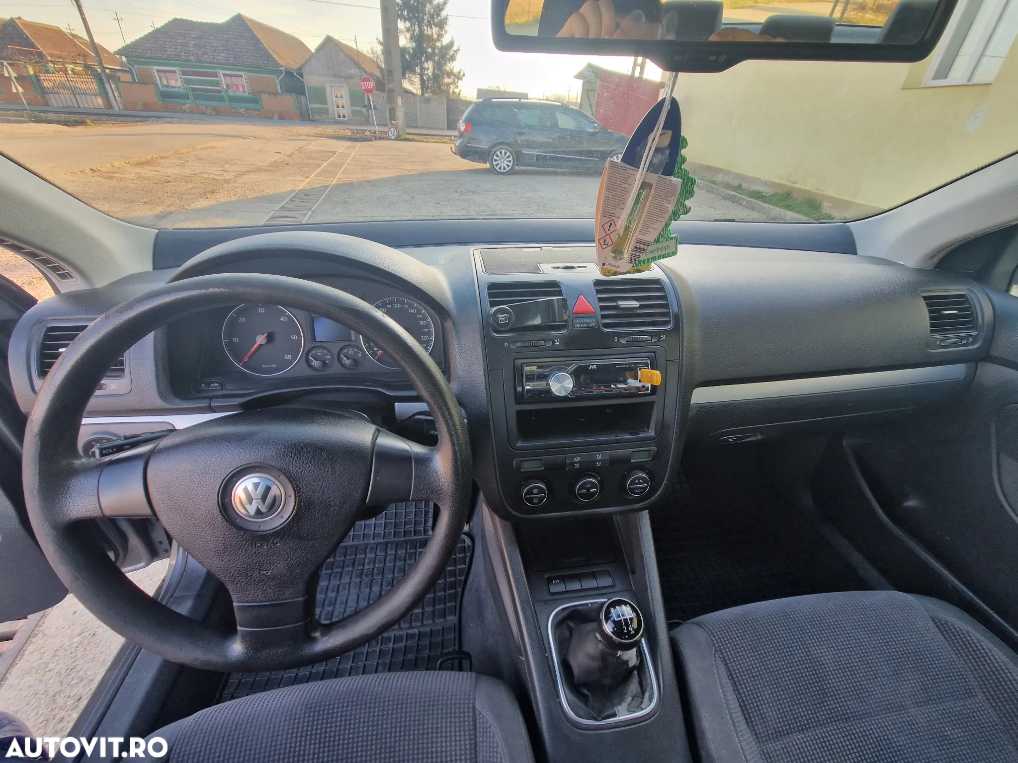 Volkswagen Jetta - 7