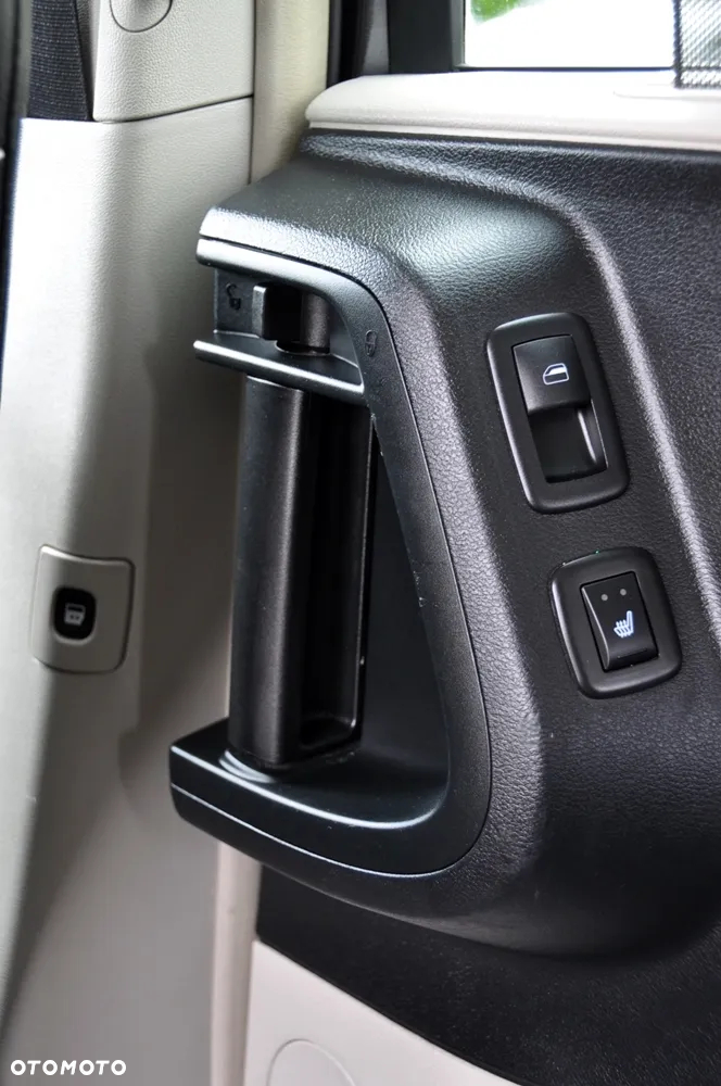 Lancia Voyager 3.6 V6 VVT 24v Platinum - 23