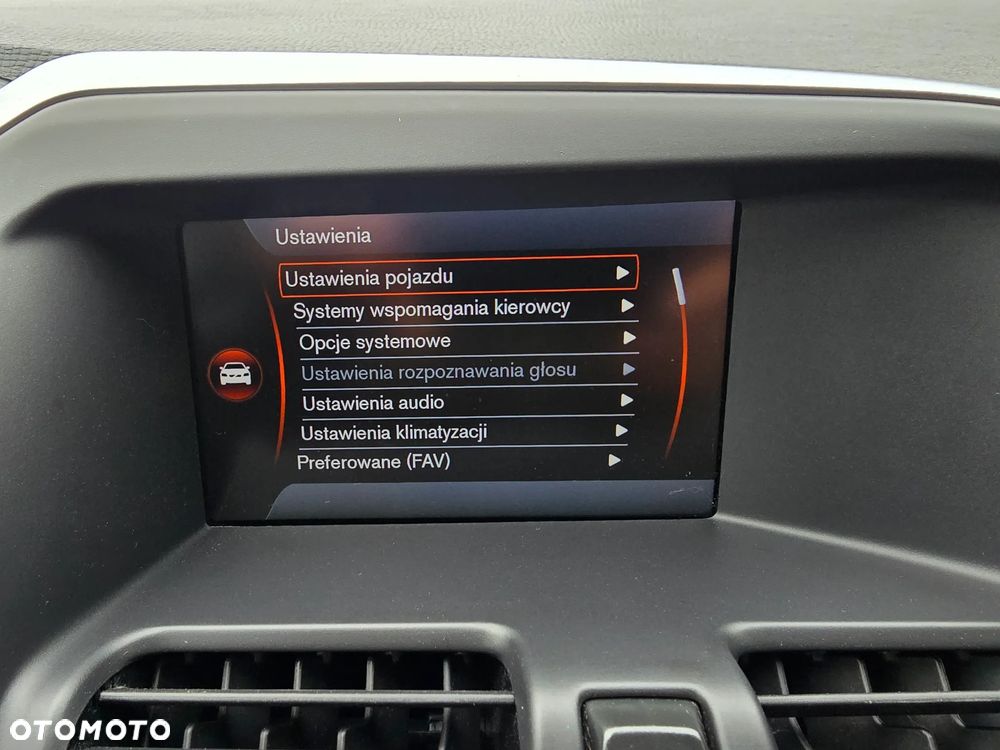 Volvo XC 60 D3 Momentum - 32
