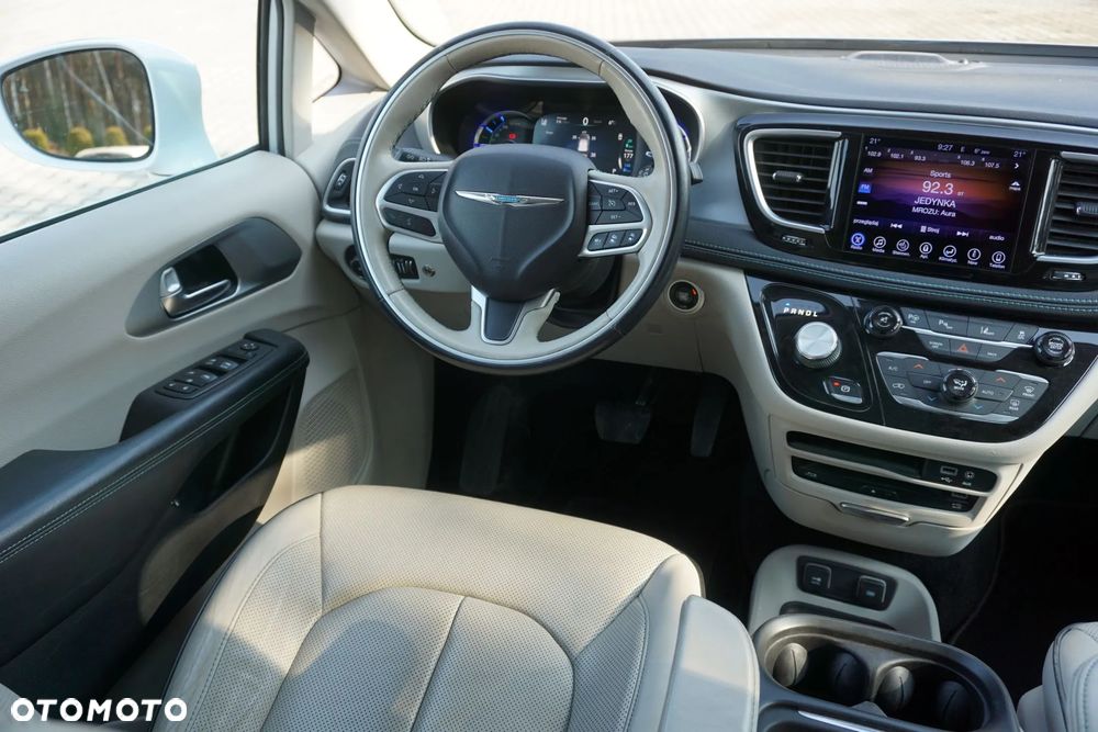 Chrysler Pacifica - 23