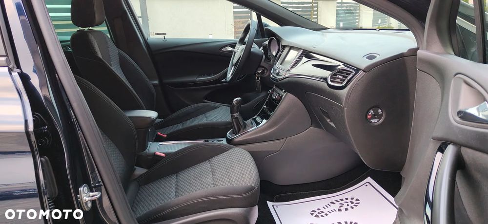 Opel Astra 1.4 Turbo Innovation - 28