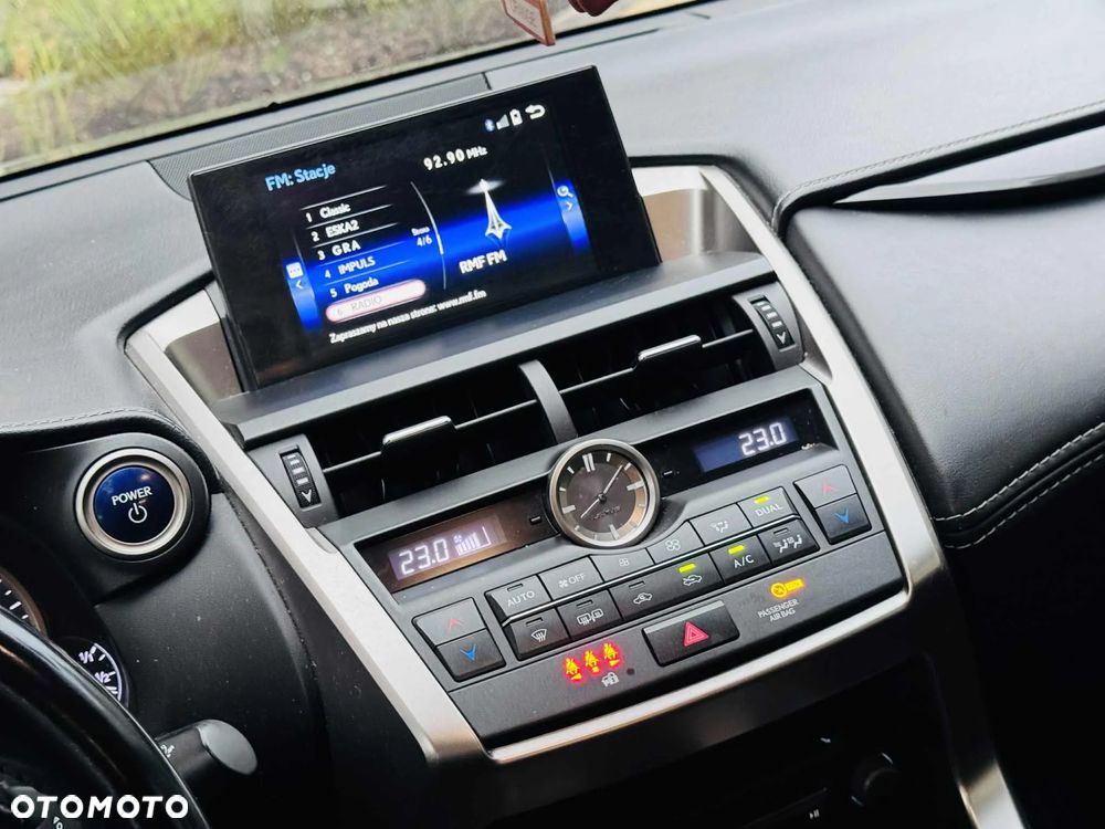 Lexus NX 300h Elite 2WD - 24