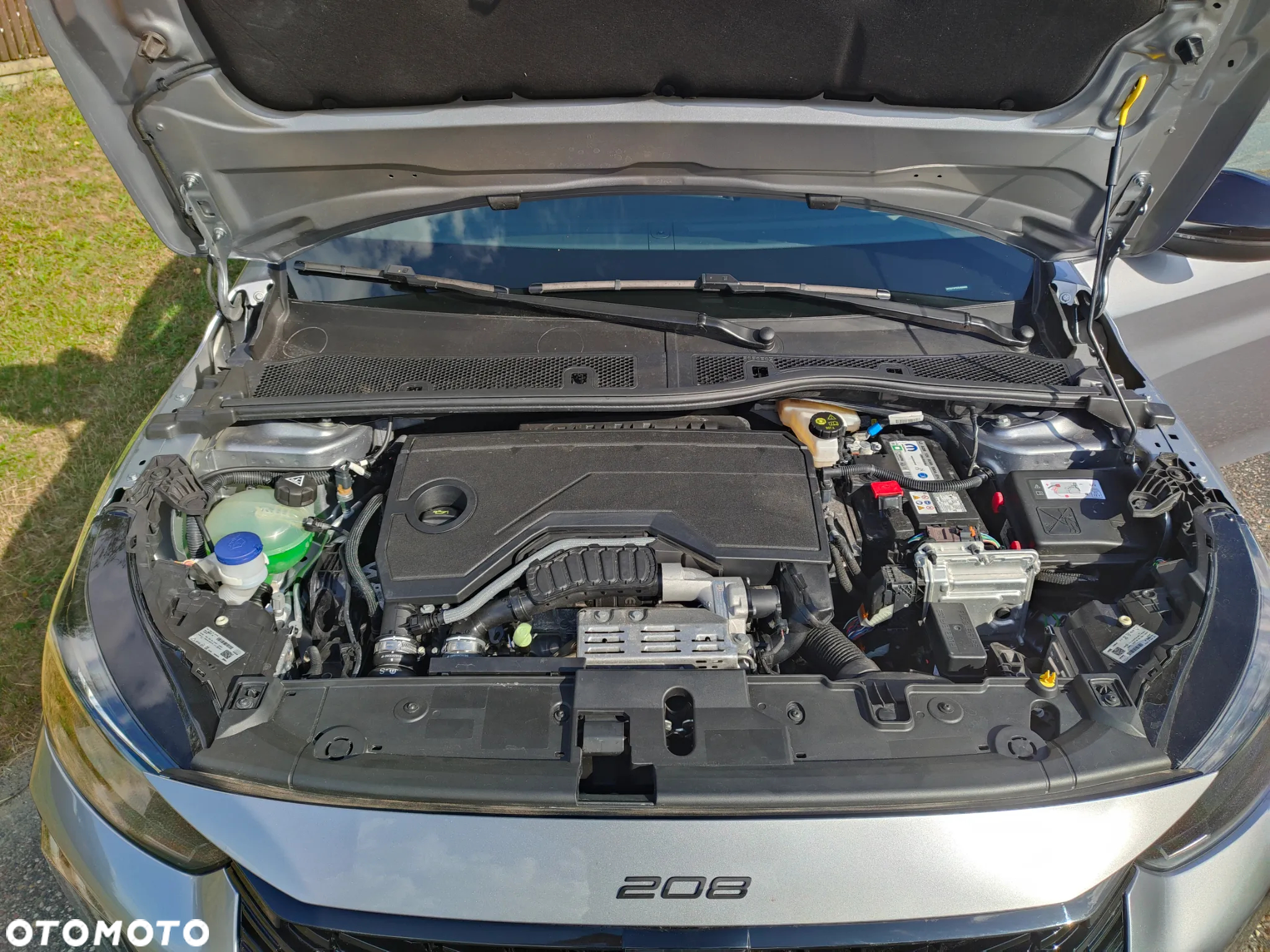 Peugeot 208 1.2 mHEV GT - 11