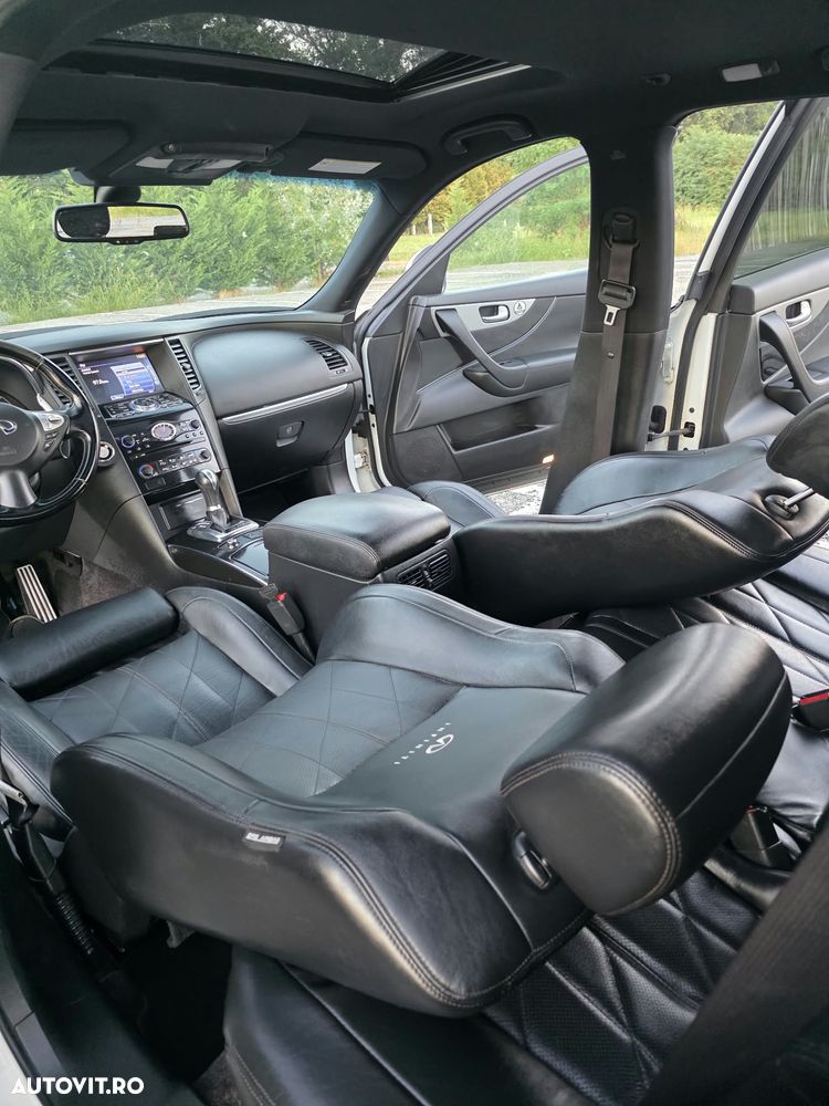 Infiniti QX70 - 8