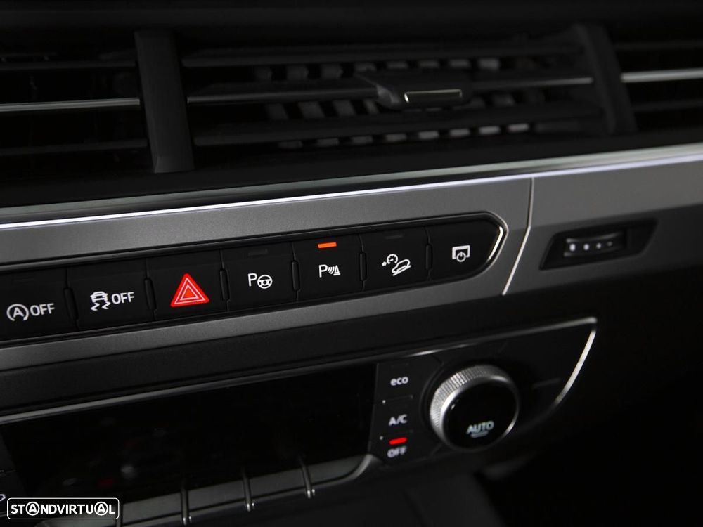 Audi Q7 3.0 TDI quattro S-line Tiptronic 7L - 32