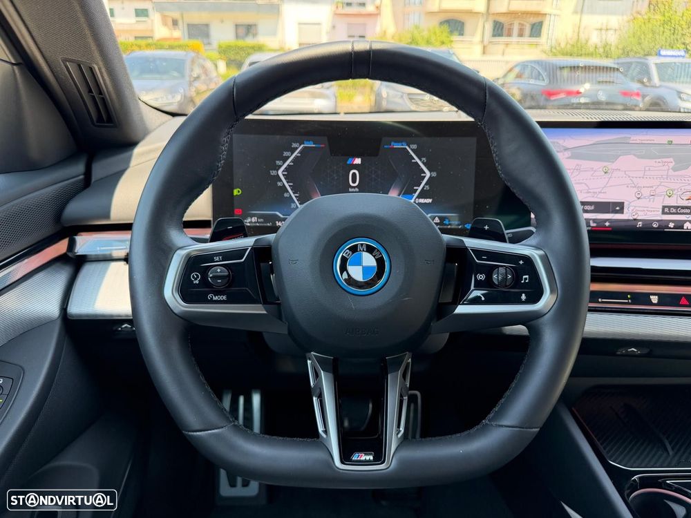 BMW 530 e Pack Desportivo M Pro - 23