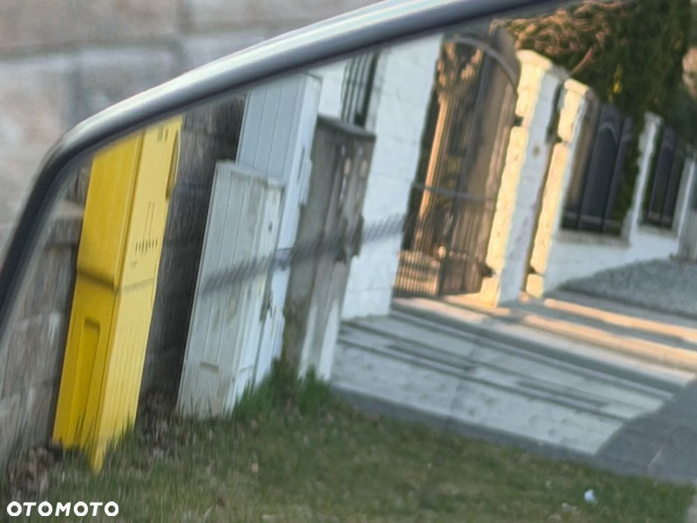 Volvo EX30 Single Motor Extended Range RWD Ultra - 20