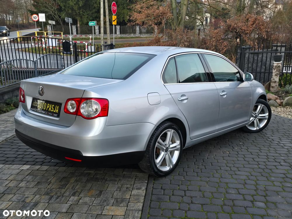 Volkswagen Jetta 1.6 United - 12