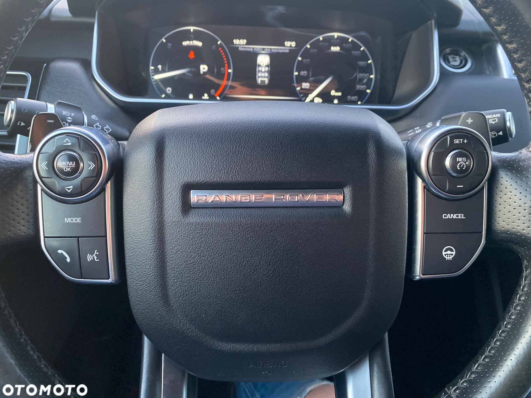 Land Rover Range Rover Sport S 3.0 SD V6 HSE - 17