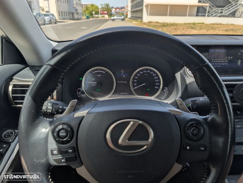 Lexus IS 300H Executive+ - 8