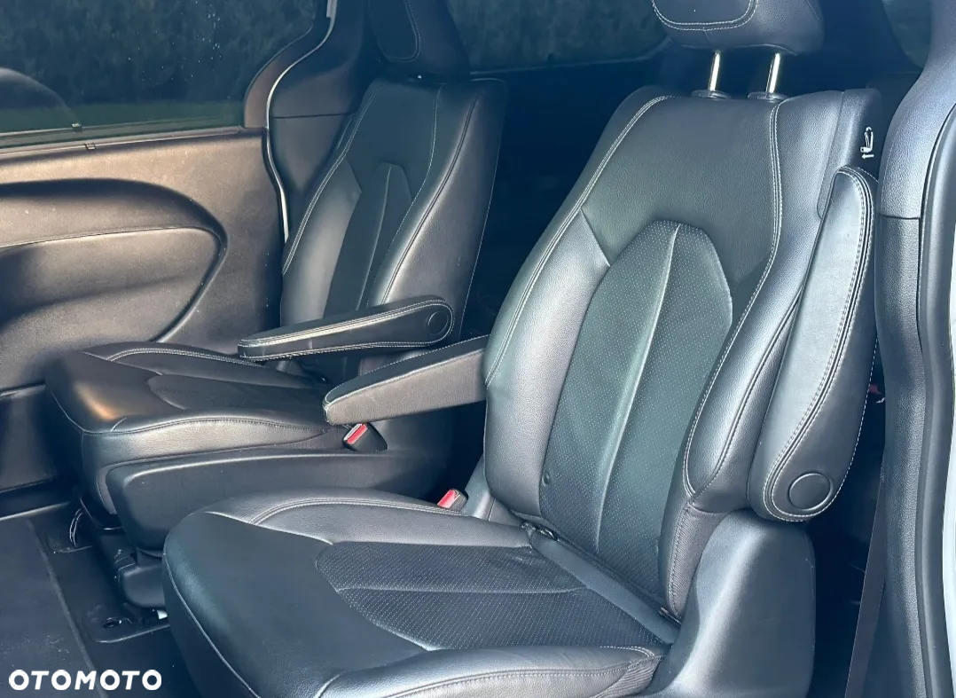 Chrysler Pacifica - 18