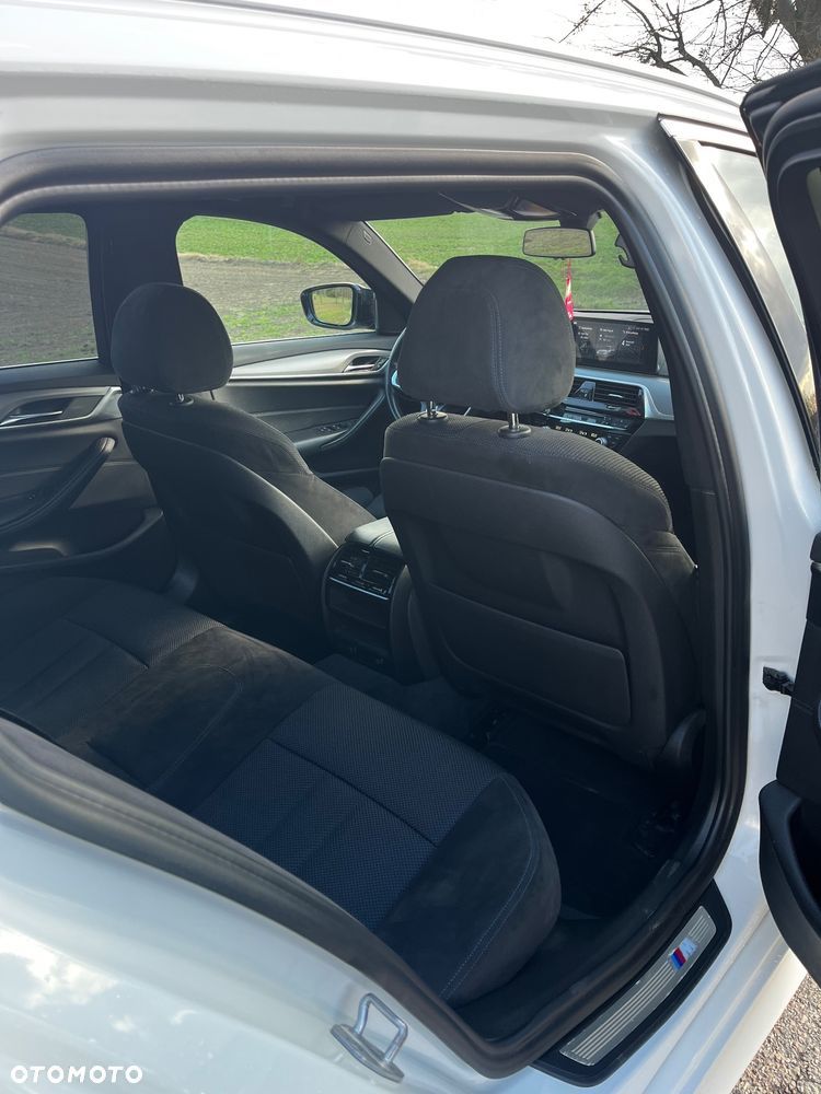 BMW Seria 5 520d M Sport Edition - 11
