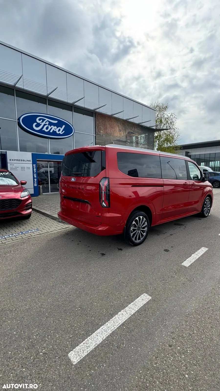 Ford Tourneo Custom Bus 320L 2.0 EcoBlue 170 CP 8AT L2H1 AWD Titanium X - 6