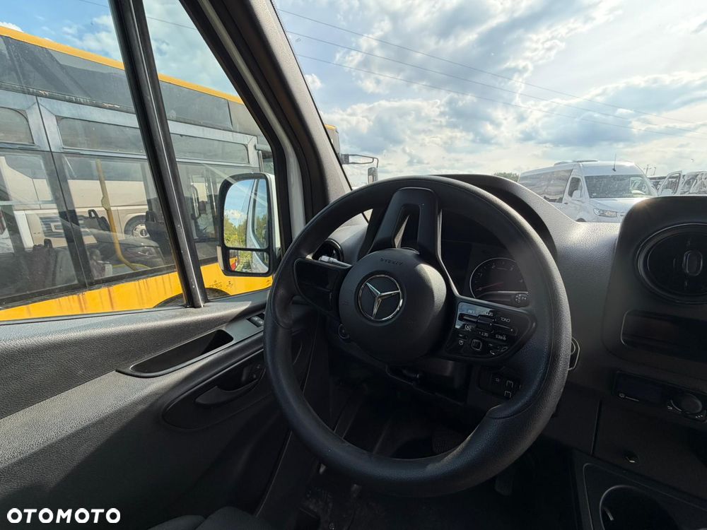 Mercedes-Benz Sprinter 519 - 17