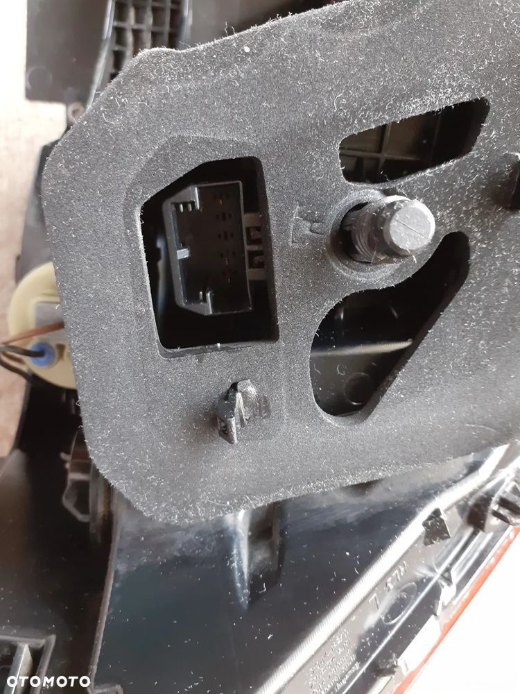 LAMPA LEWY TYŁ VW TIGUAN II 5NA945095E - 4