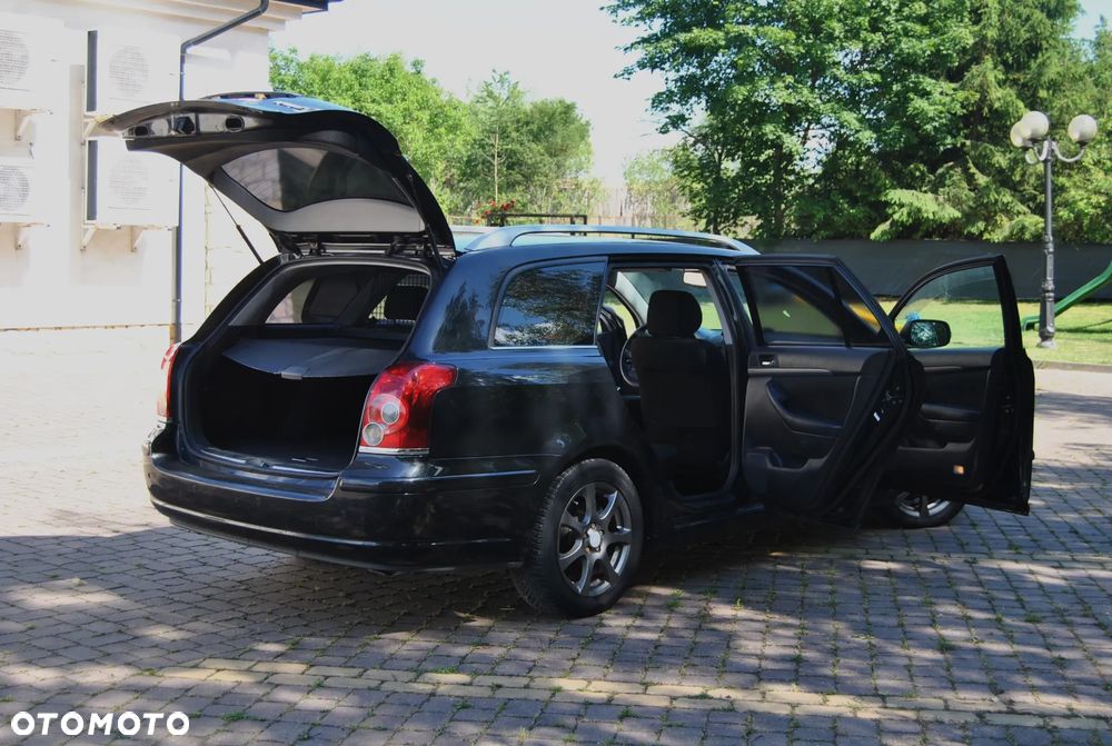 Toyota Avensis 1.8 VVT-i Automatik Sol - 19
