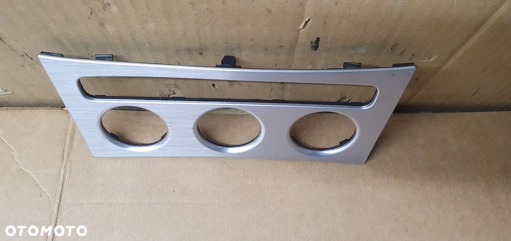 Ramka panelu nawiewu konsoli dekor VW Passat B6 3C0863100 - 2